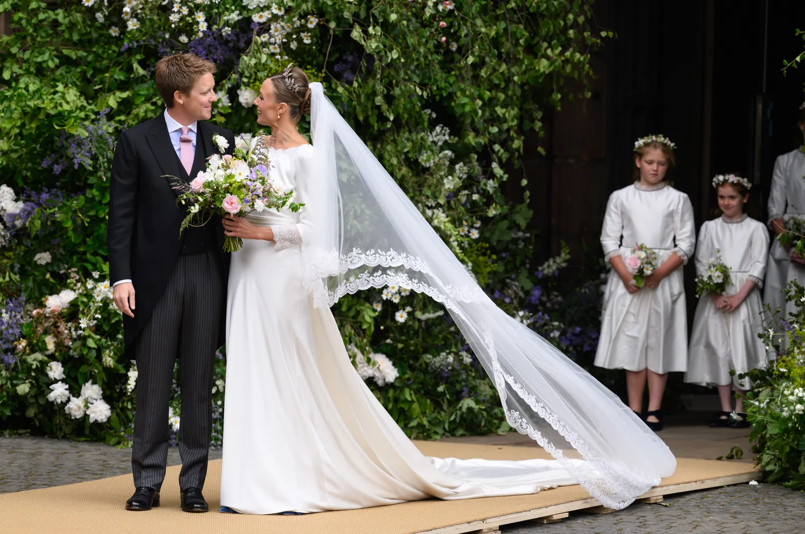 Le mariage d'Olivia Henson et Hugh Grosvenor : Une union royale moderne au cœur de la haute société britannique