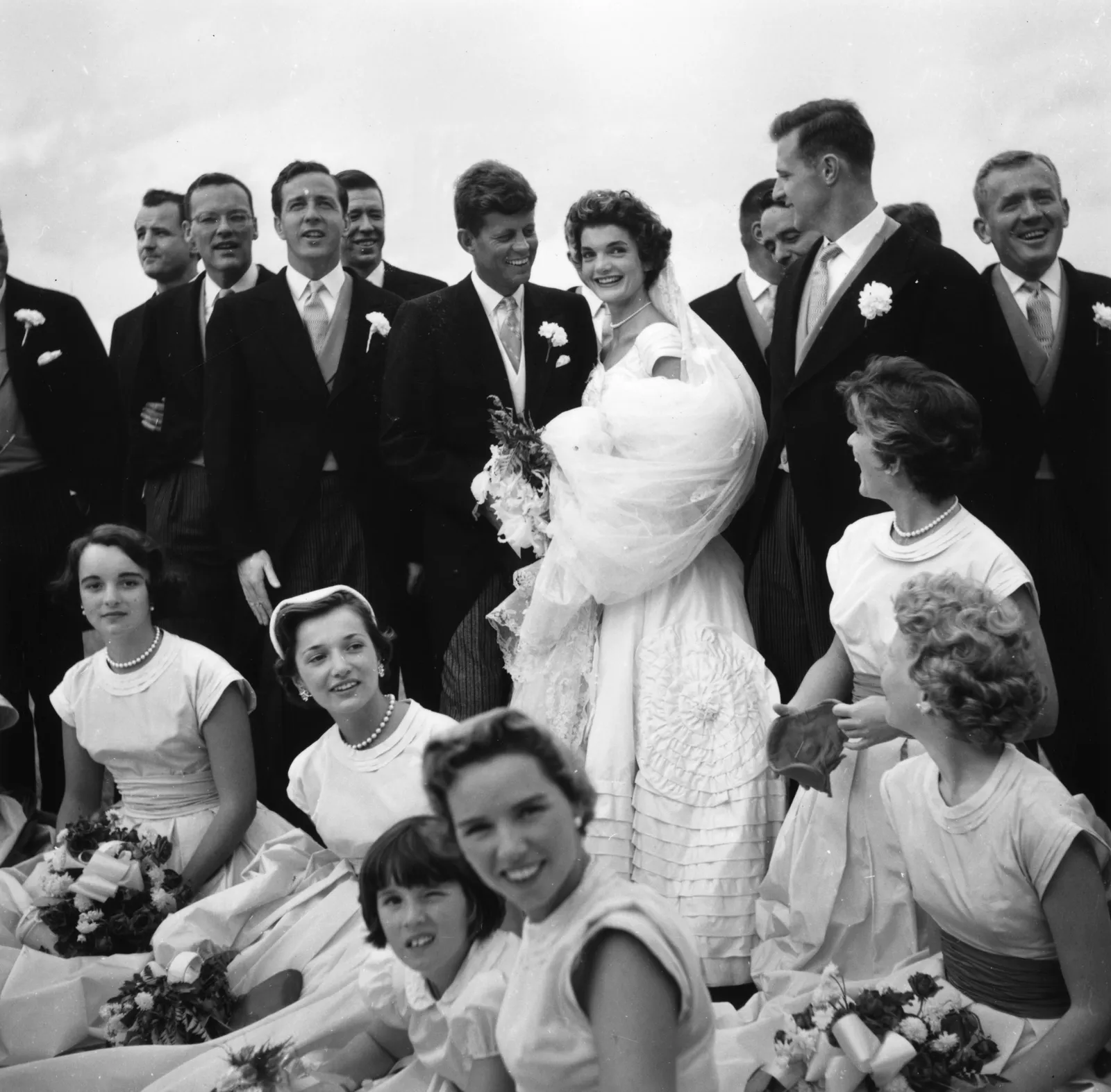 Die ikonische Hochzeit von Jackie und JFK: Eine zeitlose Feier der Liebe und Eleganz