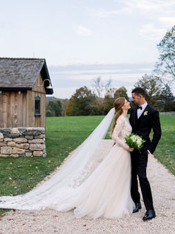 結婚式でのジェニファー・ゲイツとナエル・ナサール