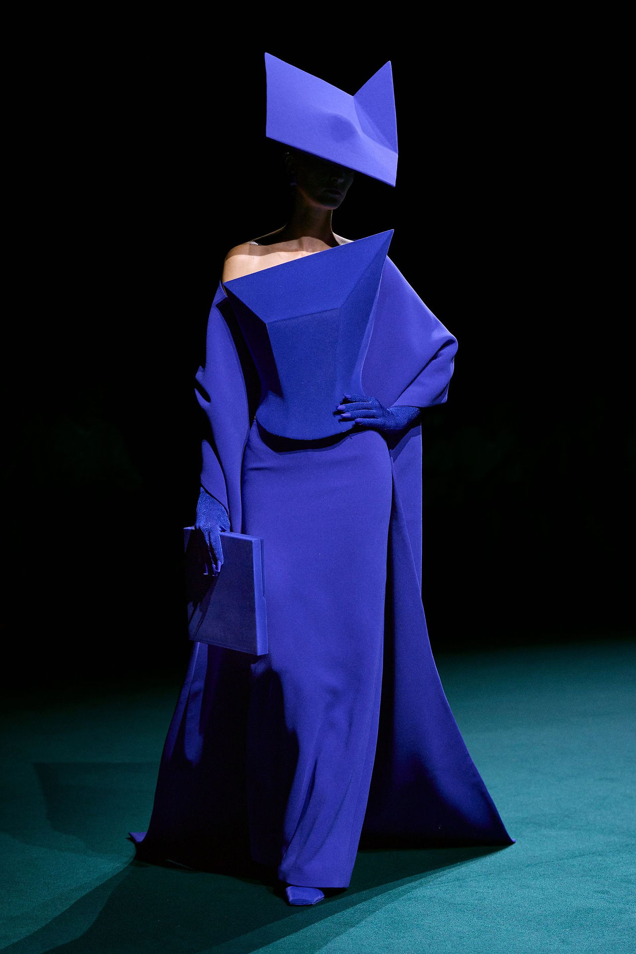Robert Wun Childsplay Haute Couture Fall/Winter 2026–2027 Look 04