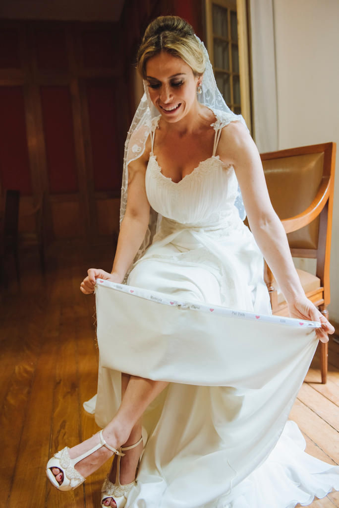 Vestido de Noiva | Nome das Amigas na Barra do Vestido | Casamento | Blog de Casamento | Moda Noiva | Desfiles de Vestidos de Noiva