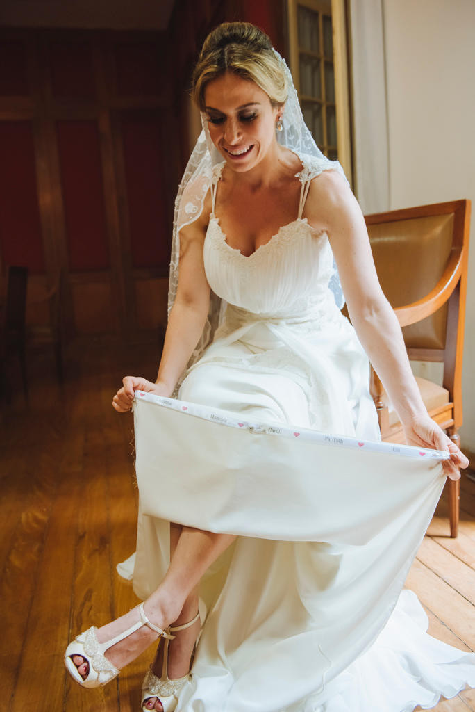 Vestido de Noiva | Nome das Amigas na Barra do Vestido | Casamento | Blog de Casamento | Moda Noiva | Desfiles de Vestidos de Noiva