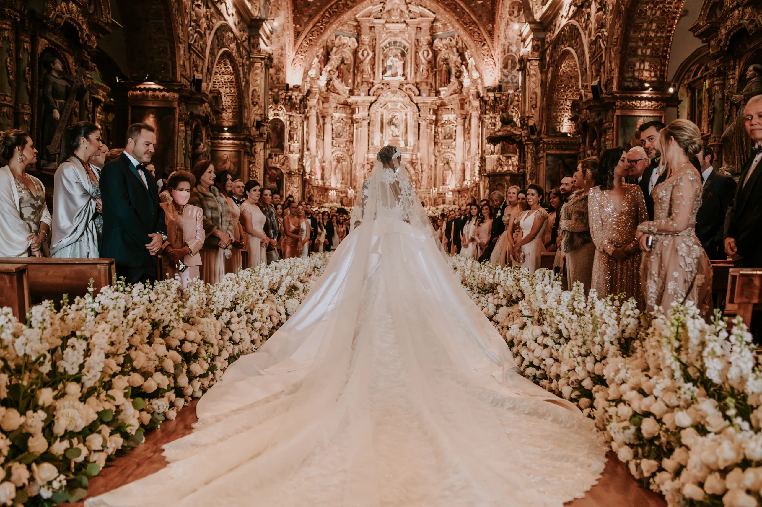 Jasmine Tooker und Juan David Borrero: Eine Feier von Eleganz und Charme