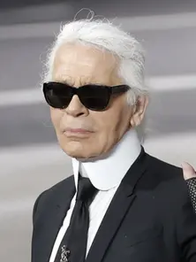 Karl Lagerfeld, designer emblemático da moda