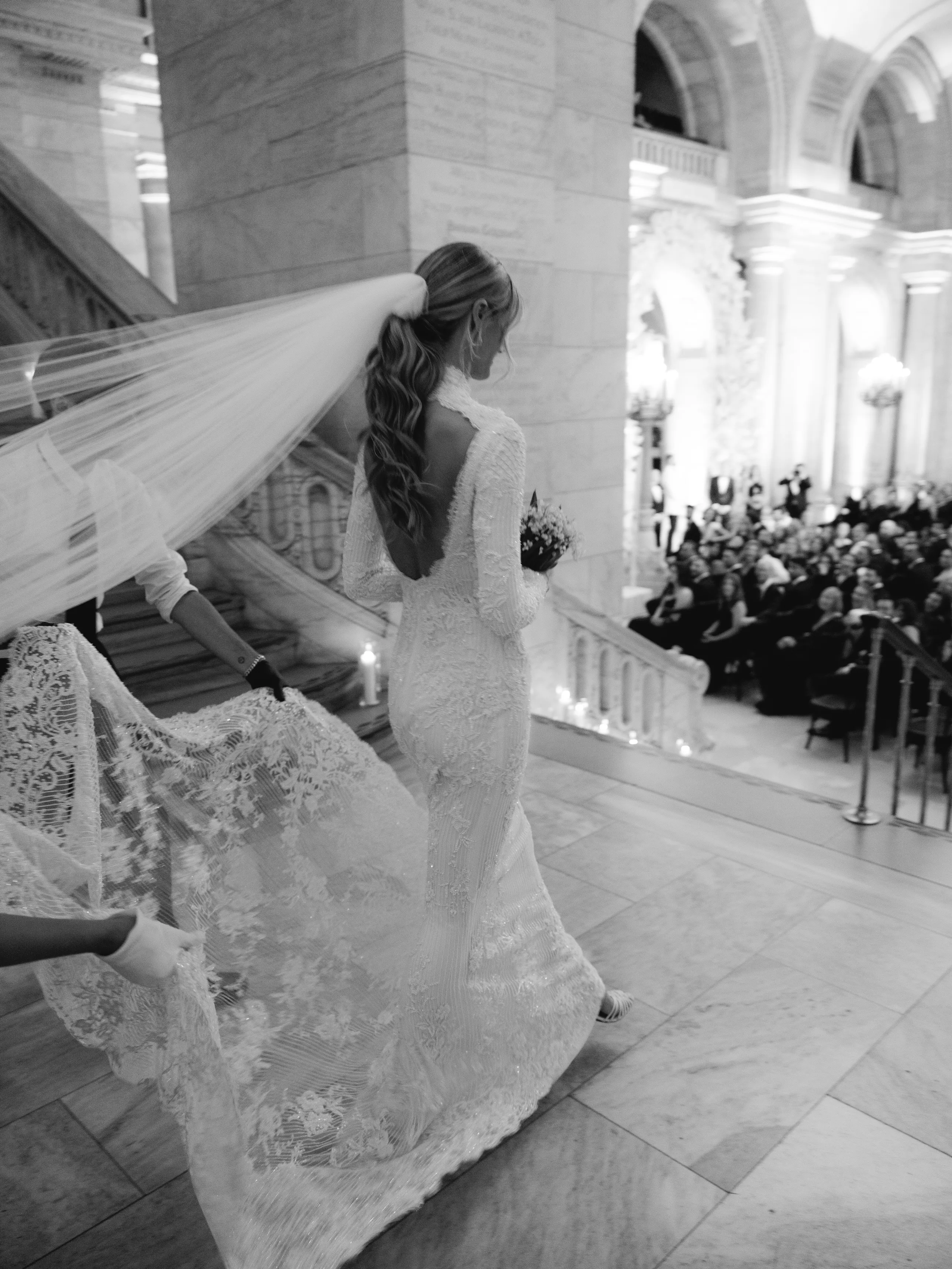 Die Verzaubernde Hochzeit von Kevin Love und Kate Bock: Eine Feier der Liebe und Eleganz