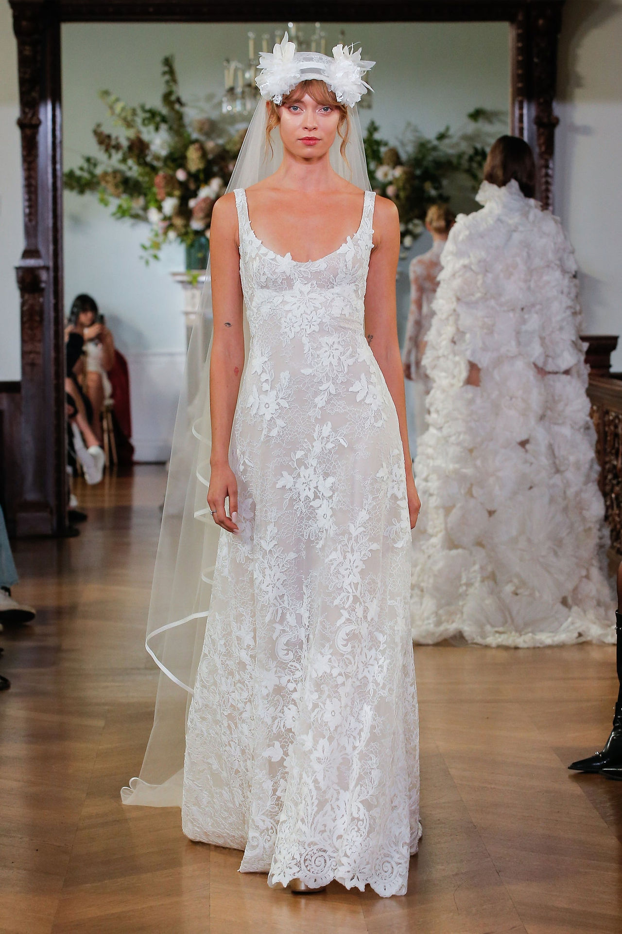 Monique Lhuillier Bridal 2026年秋 — ルック06 Felicity