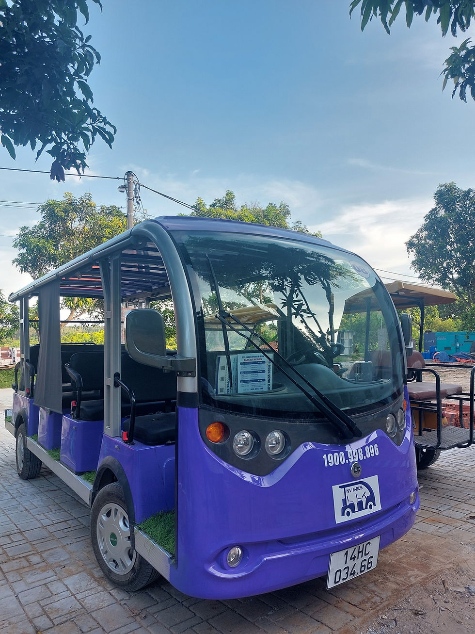 Xe điện du lịch trên đảo Ngọc Vừng