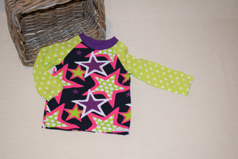 selbstgenähte Oberteile - Langarm Sterne bunt Gr. 80