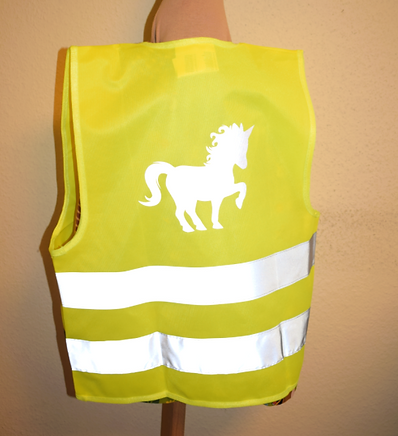 Leuchtweste für Kinder beschriftet mit Einhorn