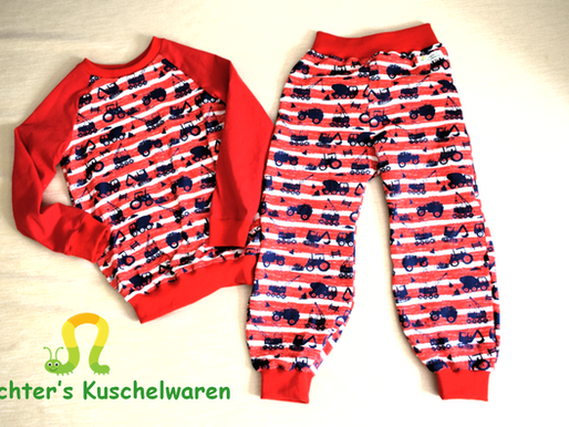 Pyjama rot mit Feuerwehr