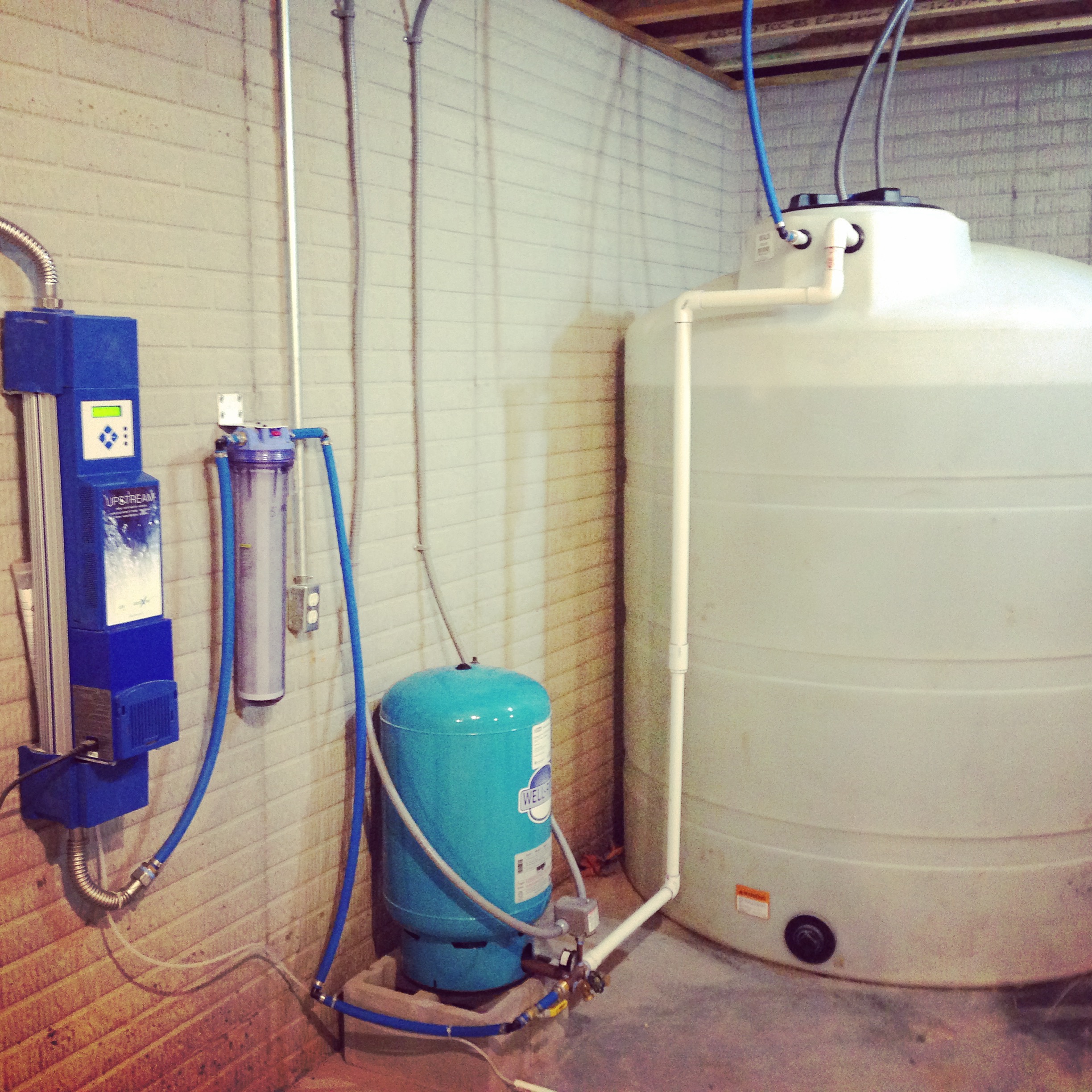 Emergency water back-up system