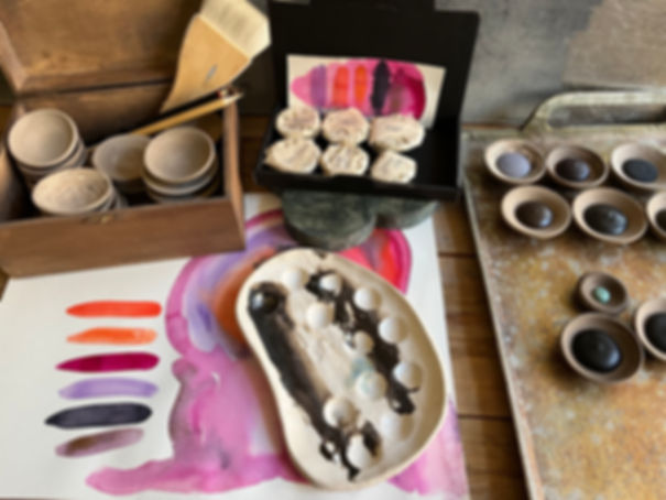 "Northern Lights mauve" 6 Large brush plates + 12 palette