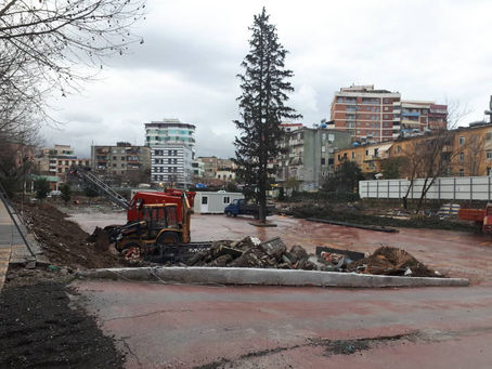 Në parkun e fëmijërisë dikur vrapoja