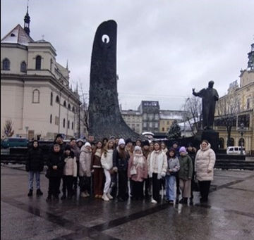 3 січня 2025 року учні 7 та 8 класів разом з вчителями Переваловою Т.Ю., Масною В.М.,  Захар Г.М., Марків Х.М. вирушили у різдвяну подорож містом Лева.День був надзвичайний!!!