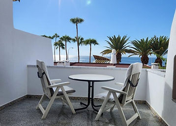 Bungalov s výhledem na moře a terasou v komplexu Club Atlantis, Costa Adeje, Tenerife