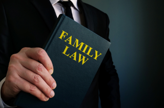 Experienced family lawyer in Thane helping with divorce, maintenance, and custody matters