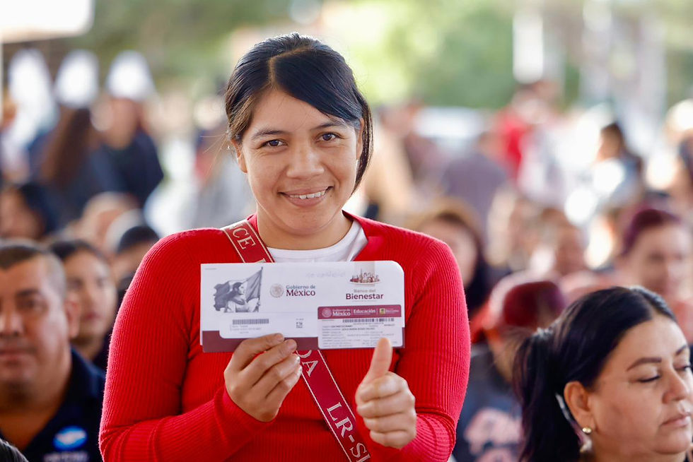 Inicia Gobernador Rocha Moya entrega de la Beca Rita Cetina en Navolato