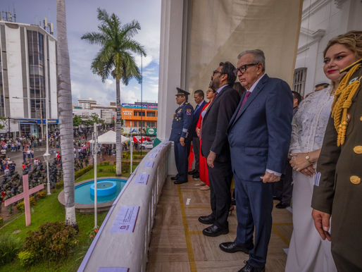Presencia Gobernador Rocha desfile conmemorativo al 215 aniversario de la Independencia de México