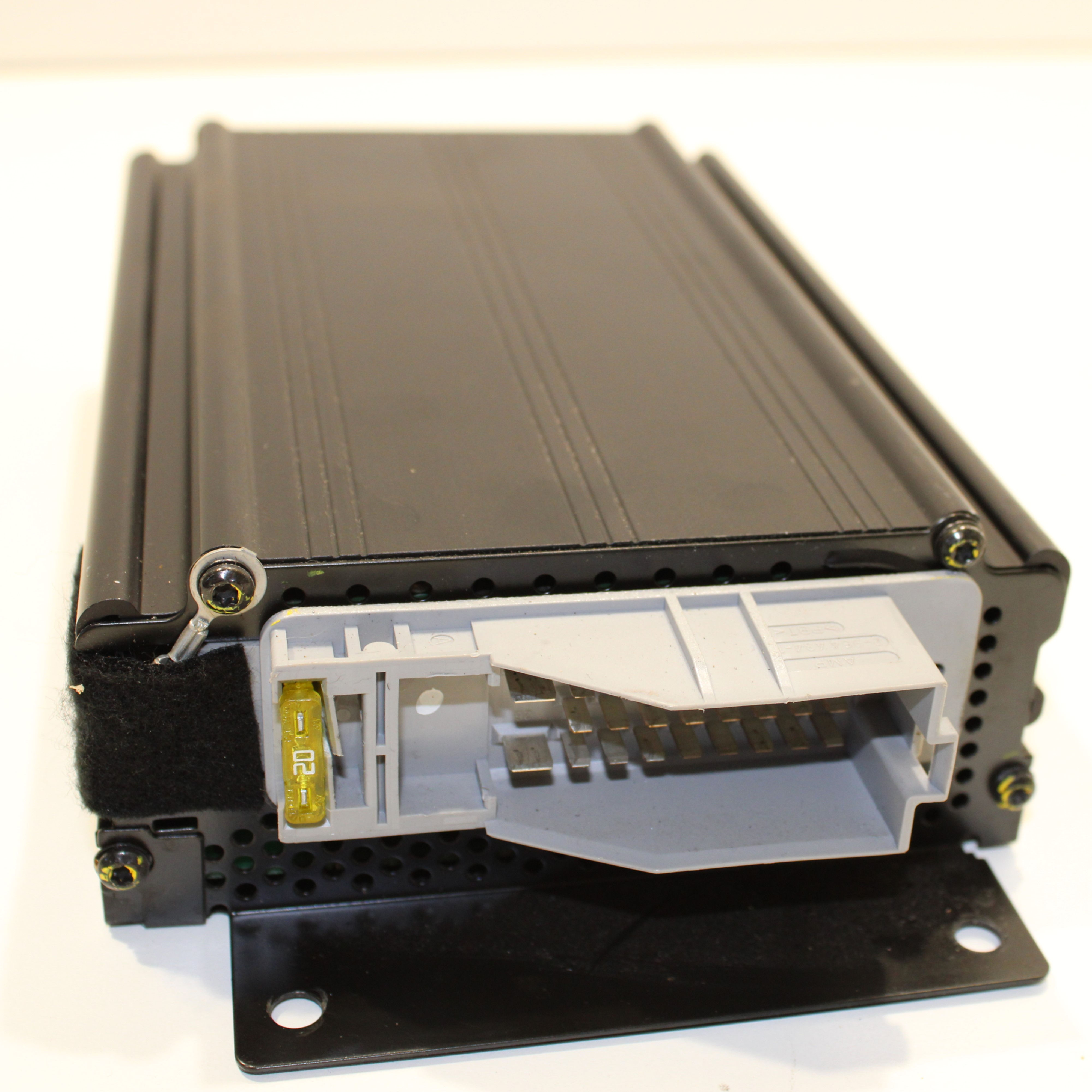 1708200689 Mercedes Benz SLK R170 Bose Verstärker Amp Endstufe Ampfilter