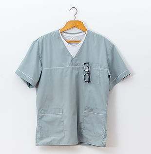 front-view-eye-specialist-outfit-with-pairs-glasses-copy-space_edited.jpg