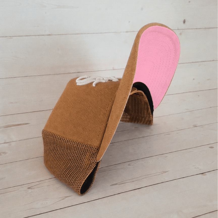 Animation of hat with the underbrim changing color