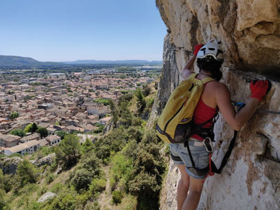 Grimper autour de Cavaillon à 1h de Aix-Marseille. Une Via ferrata pour tous