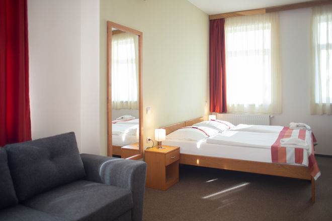 Fordan Hotel Pécs hotels szállás apartman pécs városában a belváros peremén rendezvényhelyszín konferencia helyszín étterem szórakozás biliárd