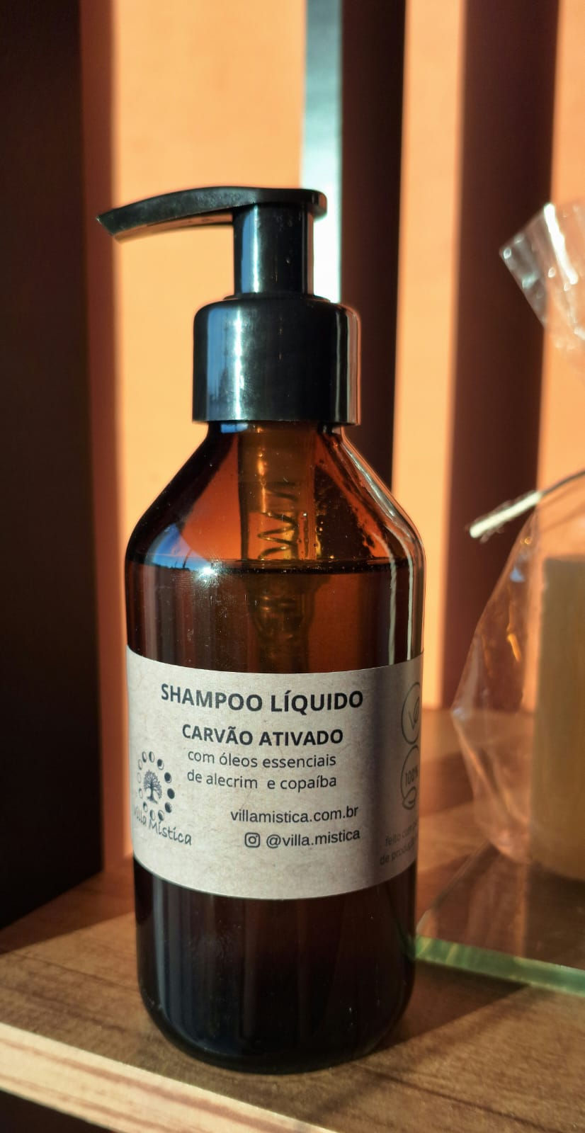 Shampoo líquido com extratos botânicos para couro cabeludo saudável