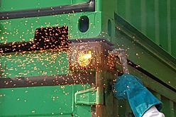 Gas Cutting of Twist Lock1.jpg
