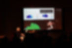 Scene from the I Jornada Académica de Neuromúsica, Educación y Salud (NUS Agency), where a live piano performance is accompanied by real-time recording and visualization of the musician’s brain activity. The setup illustrates how neural signals can be synchronized with and displayed alongside the produced audio, highlighting the interaction between music and brain dynamics.