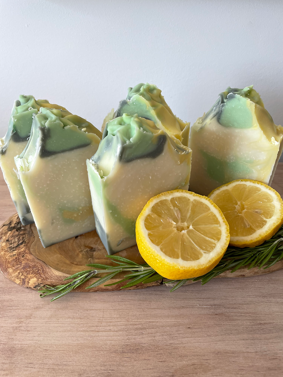 Thumbnail: Savon hydratant HE citron romarin 