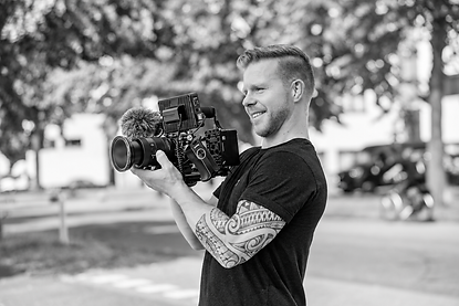 Matthijs Groen maakt cameraopnamen op locatie