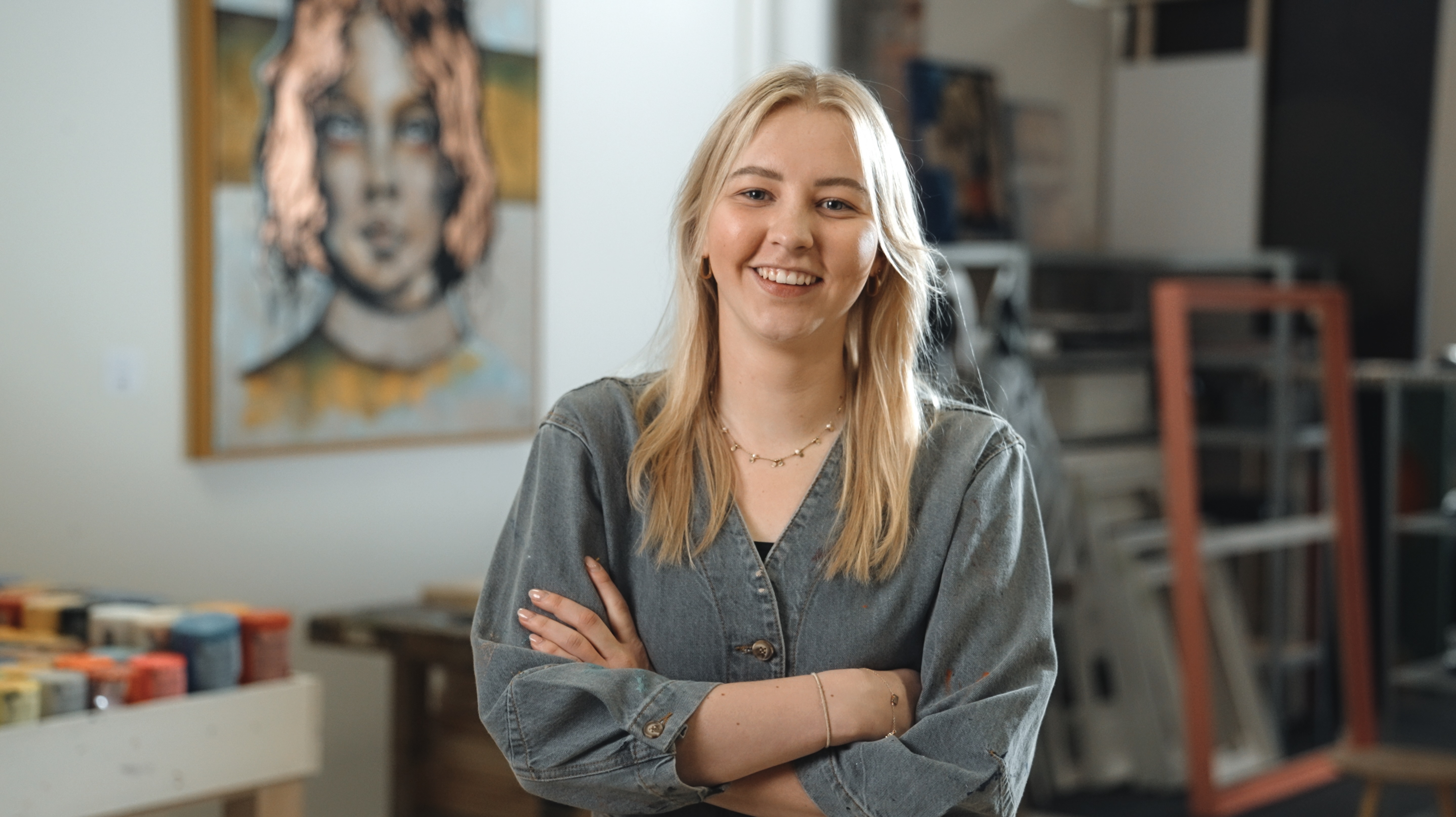 Marieke Siers · Siemerink — Marieke vertelt over haar schilderijen en de frames die zij gebruikt.