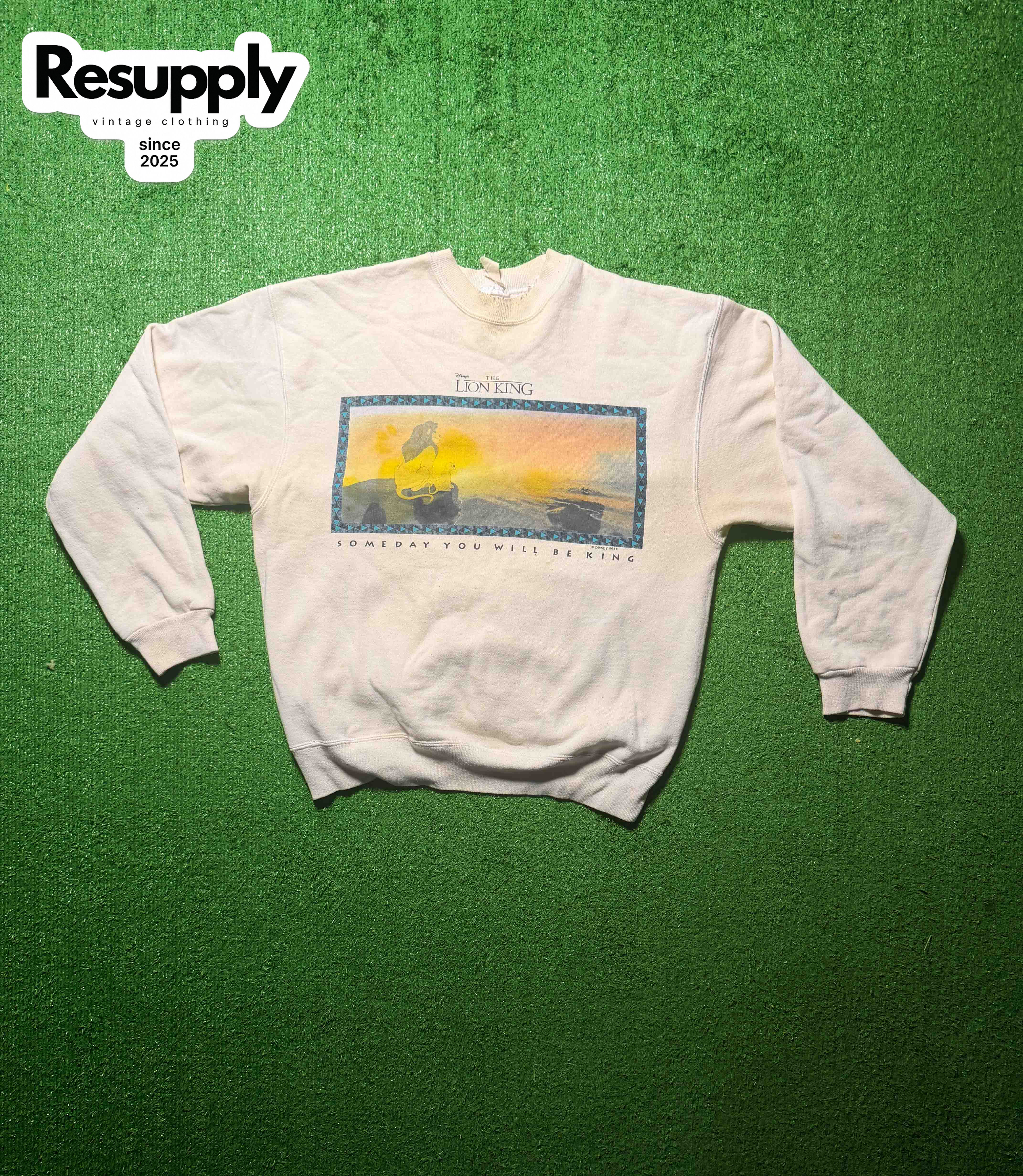 Lion King White Sweatshirt  Men’s Size Medium 