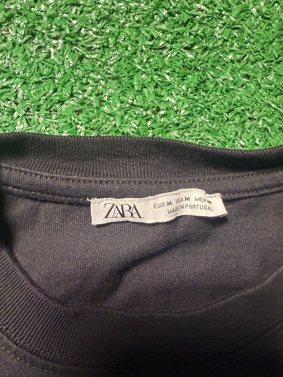 Thumbnail: Zara “Getting Too Close” T-Shirt Men’s Medium 