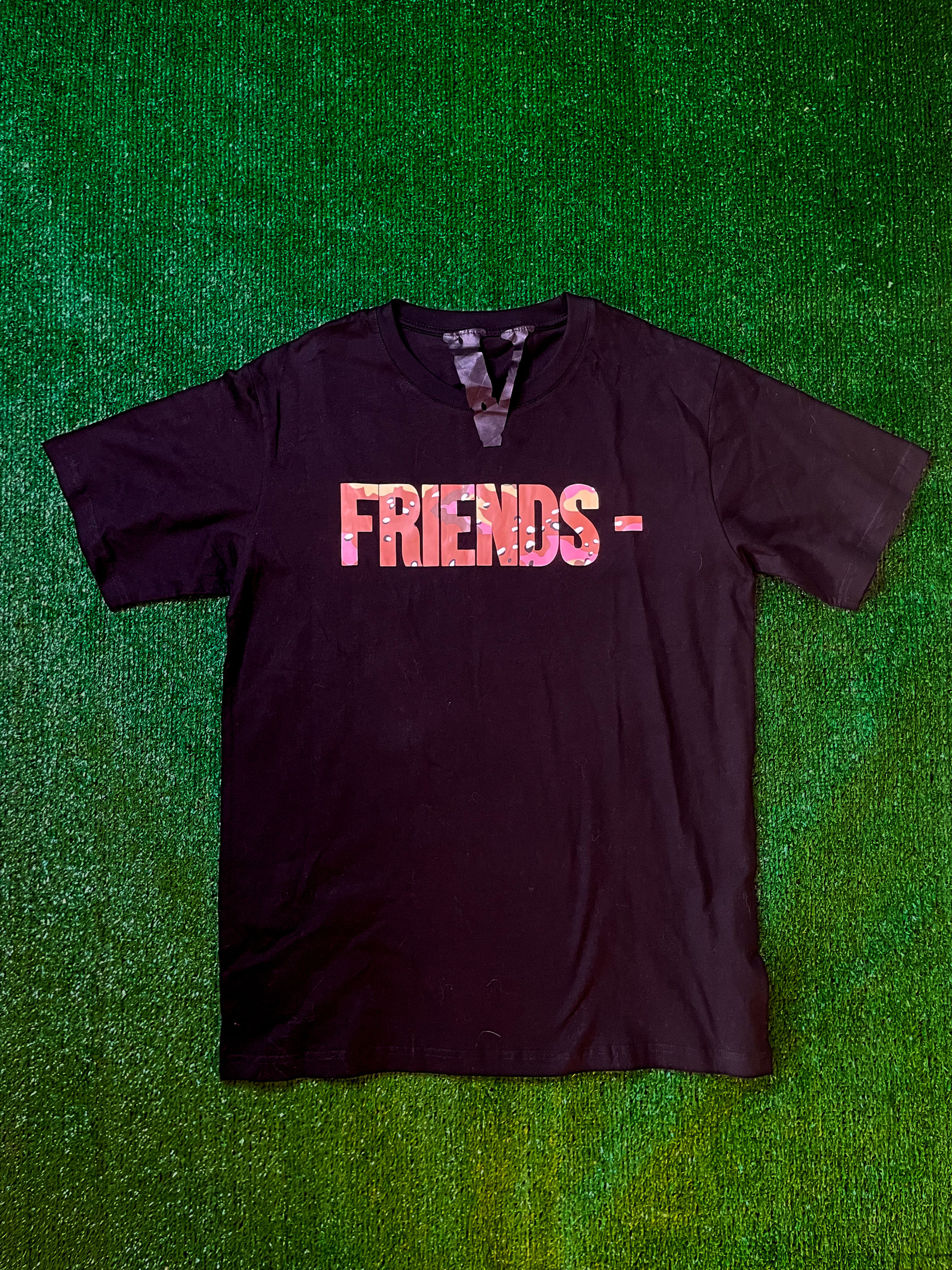 Vlone Friends- Tee L