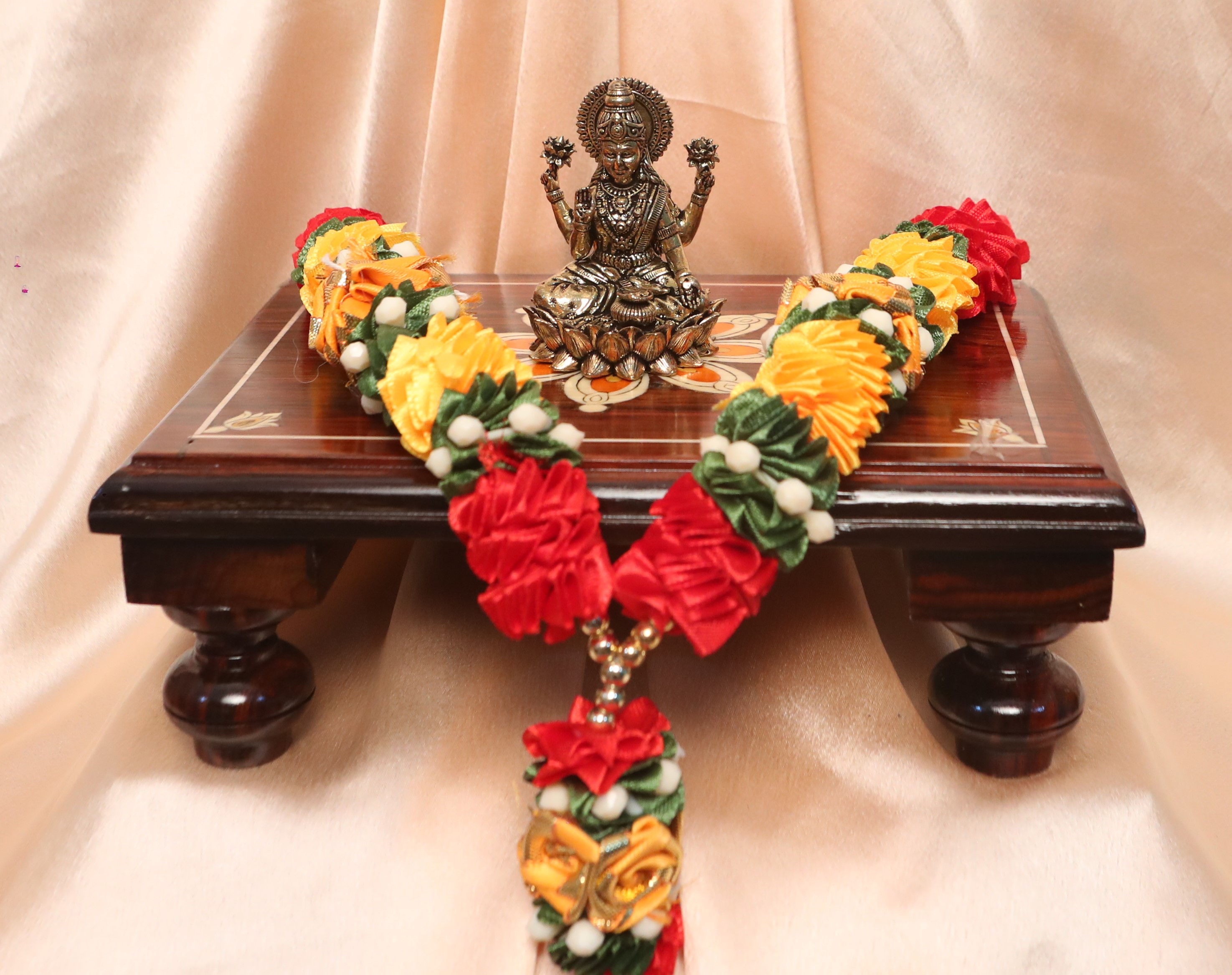 Goddess Lakshmi on Lotus (Peeta Setup with Garland)