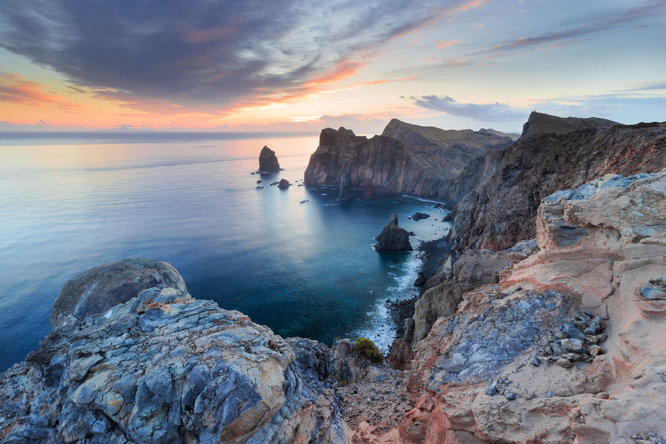 Lever de soleil sur la Pointe de Saint-Laurent à Madère