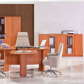 Clean and polished executive office space with modern furniture in Manassas, VA