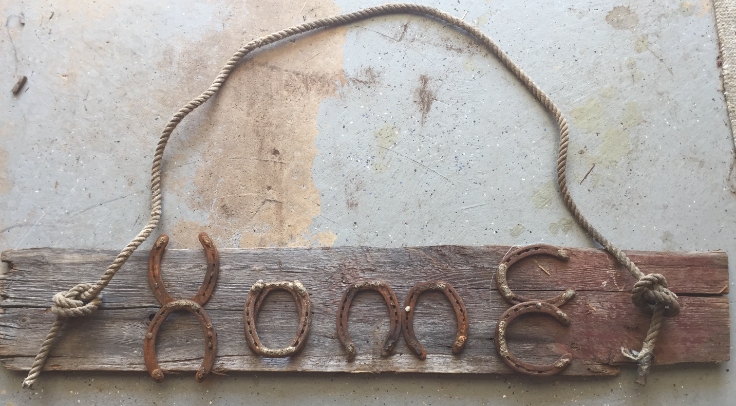 Horse shoe Home sign