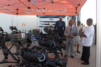 "Com Equipamento de Transmissão Televisiva"
TVM coloca-se ao nível da região