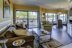 214 Captains Quarters-LuxImCo-0008