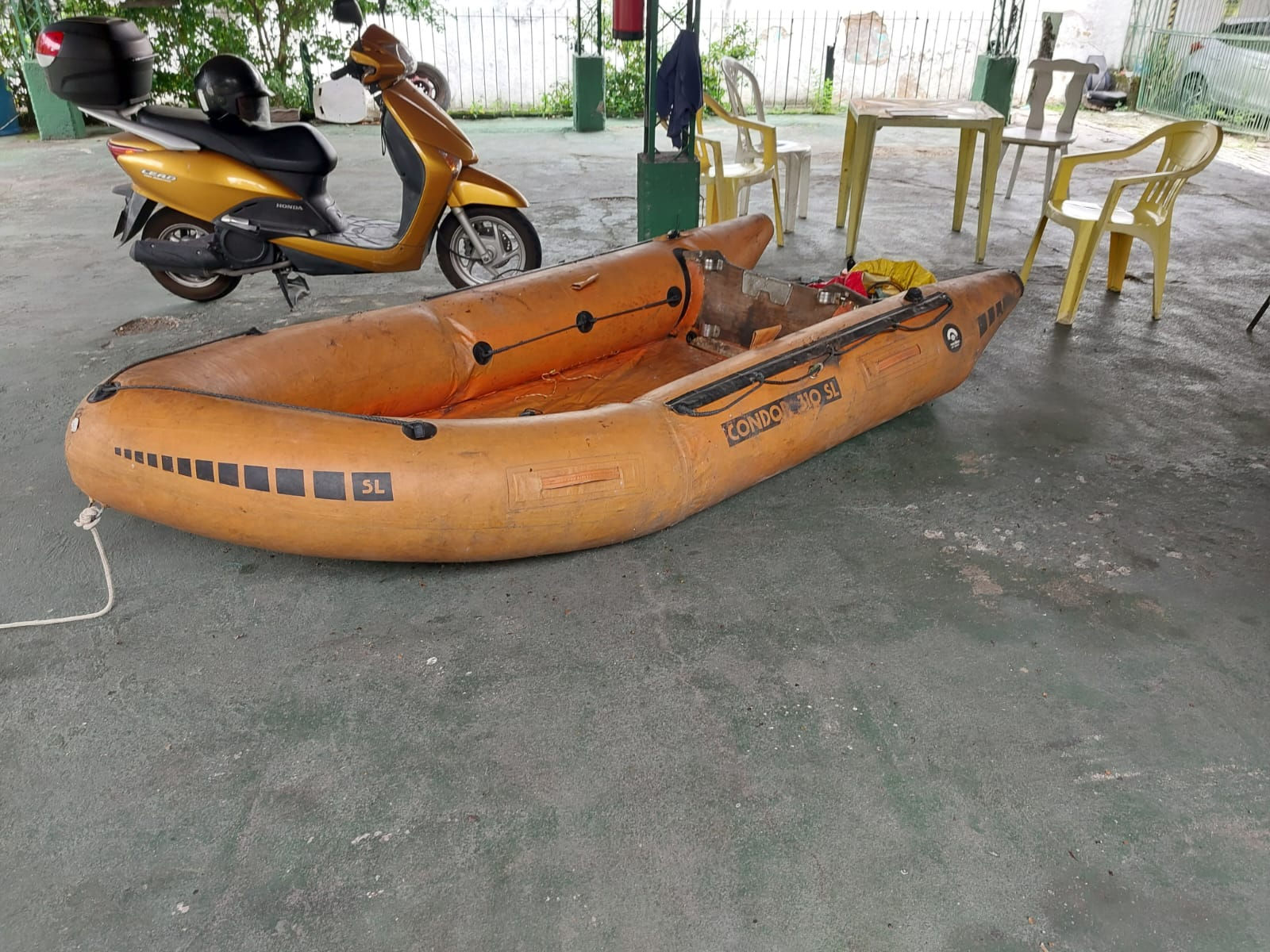 Barco Inflável (3,10 metros)