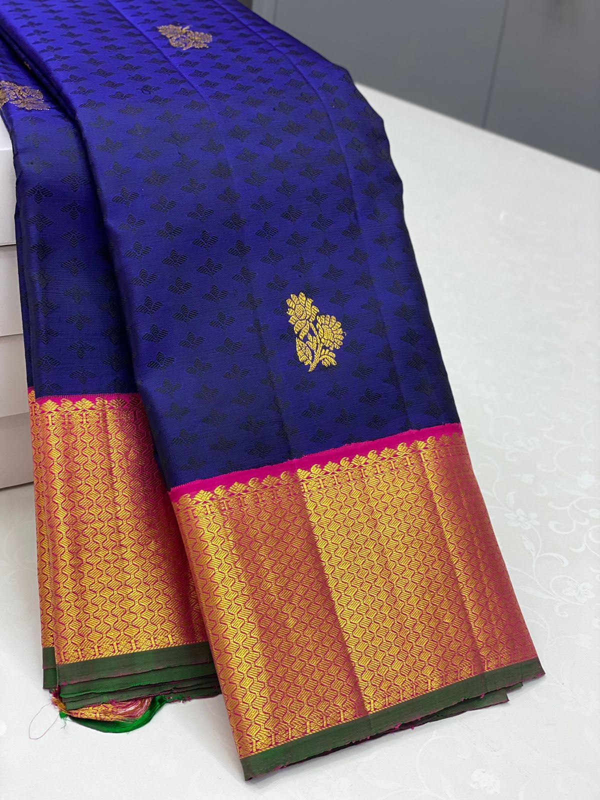 Kanchipuram  handloom pure  silk saree with 2G pure jari DOUBLE SIDE KORVAI BORD