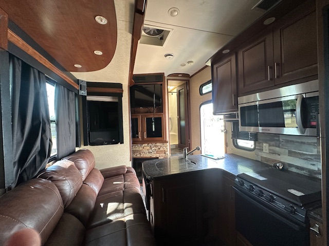 Voltage Toy Hauler 3