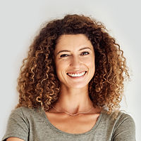 Heureuse jeune femme
