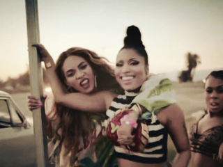 Feeling Myself é eleita pela Complex uma das melhores músicas de 2015.