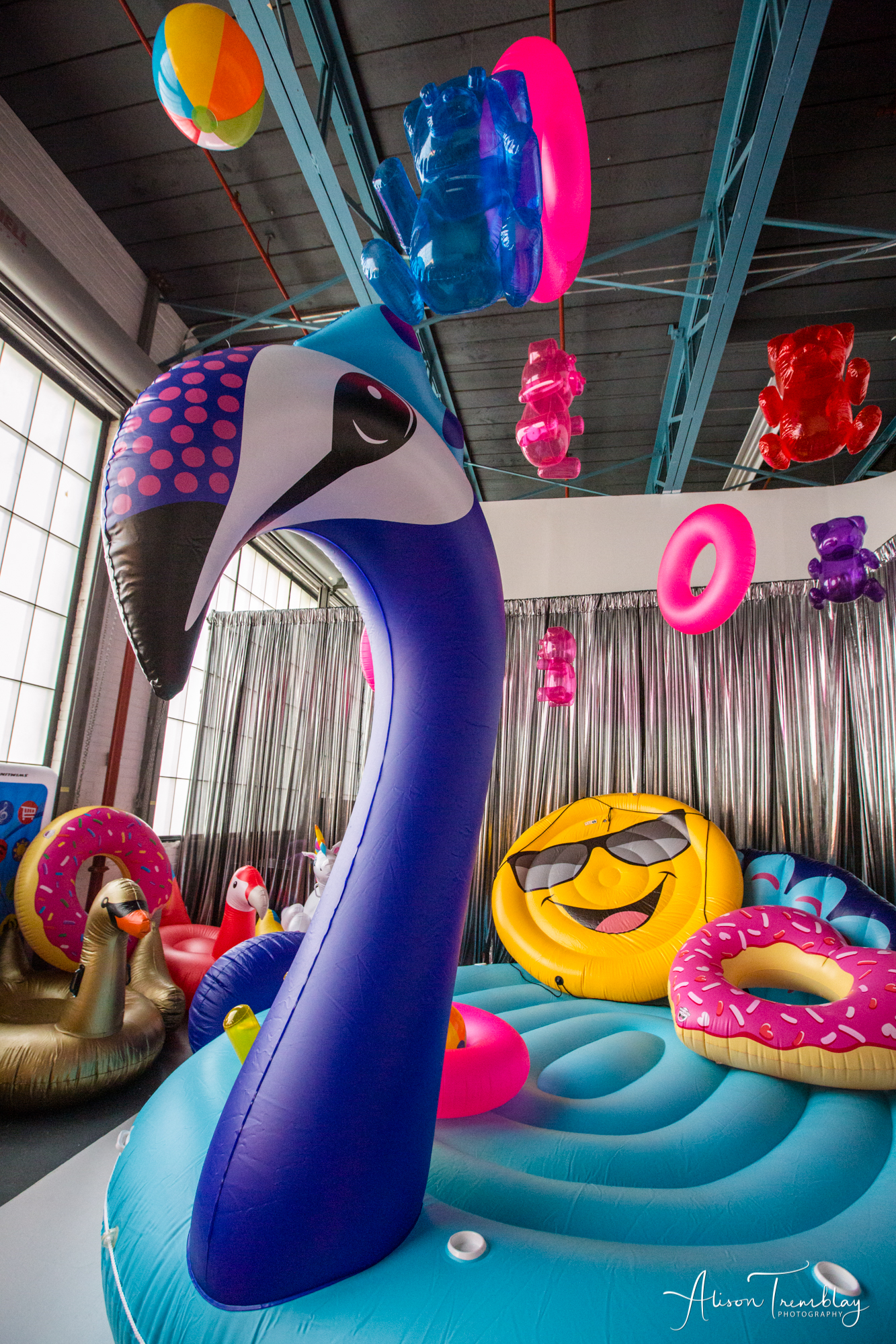 pool-party-float-room-instagram-selfie-r