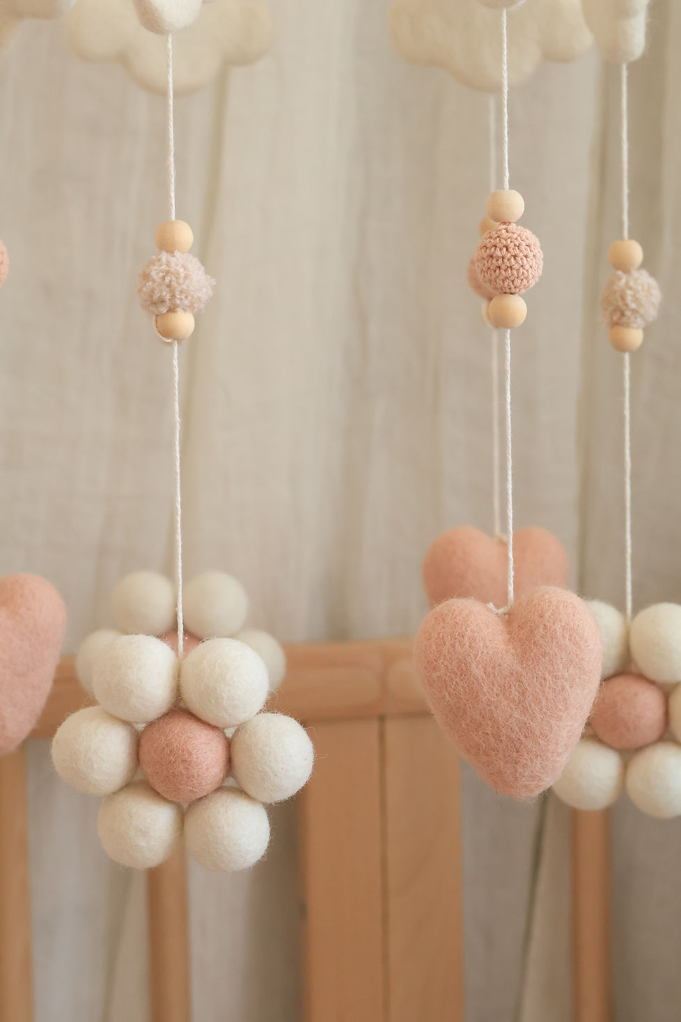 Thumbnail: Complete Babymobiel Set -  Madeliefjes Misty Rose