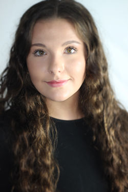  Talia Wenstone (Colour) 